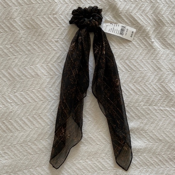 NEW Hair Accessories Bundle of 13 - Claw Clips & Scrunchies - Picture 6 of 8